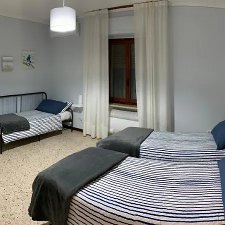 Dallo Zio Nocleg ze śniadaniem 3*
